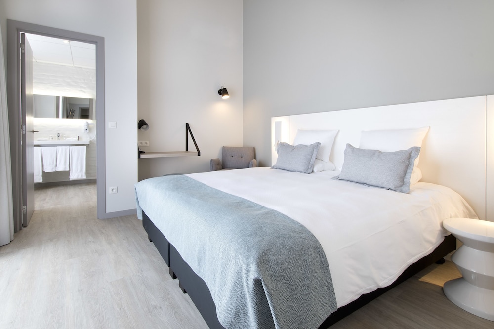 Executive Room - Photo 9