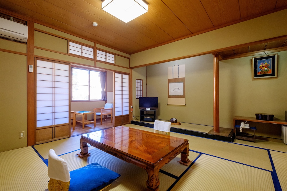 Traditional Room (Japanese-Style, Quadruple Occupancy) photo 2