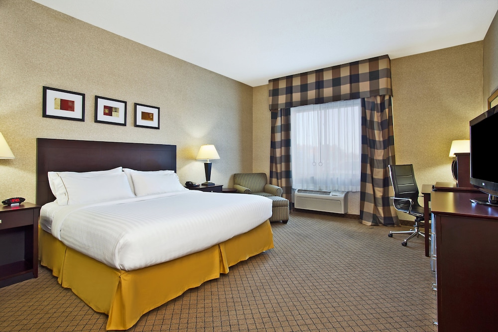 Standard Room, 1 King Bed - Photo 1