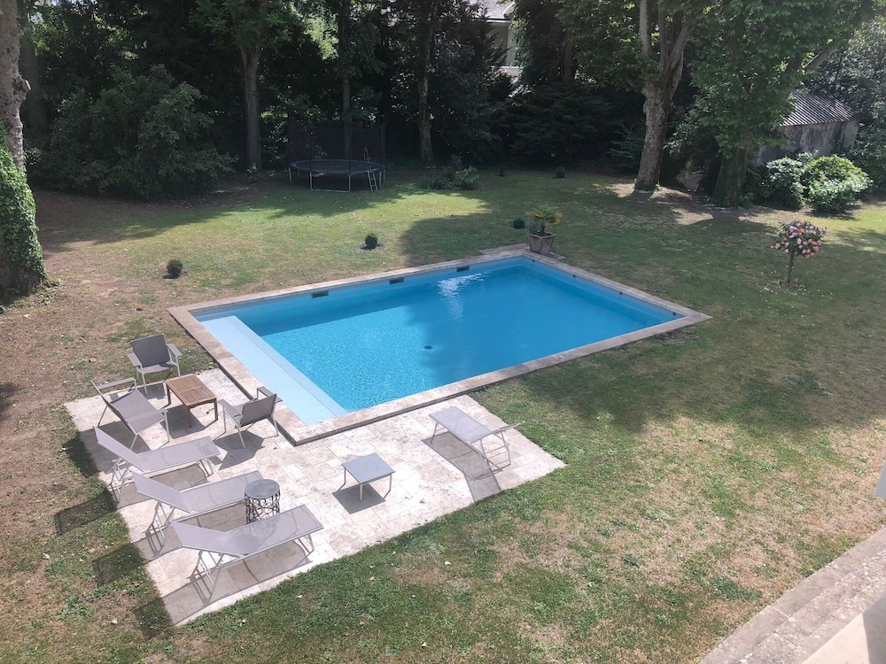 Deluxe Suite, Ensuite, Pool View (Charles Garnier) photo 2