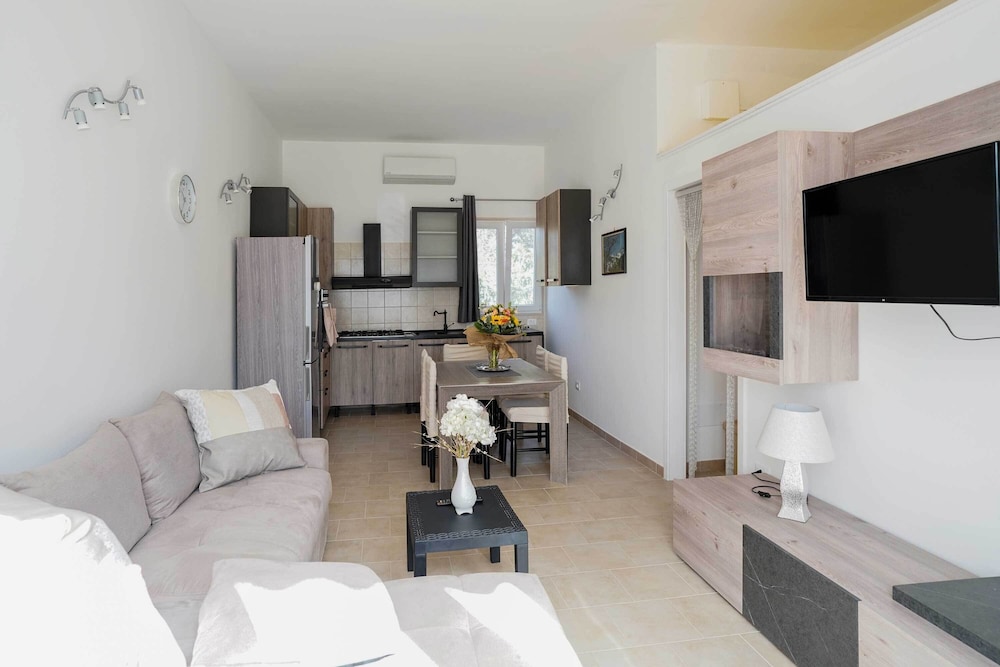 Villa photo 2