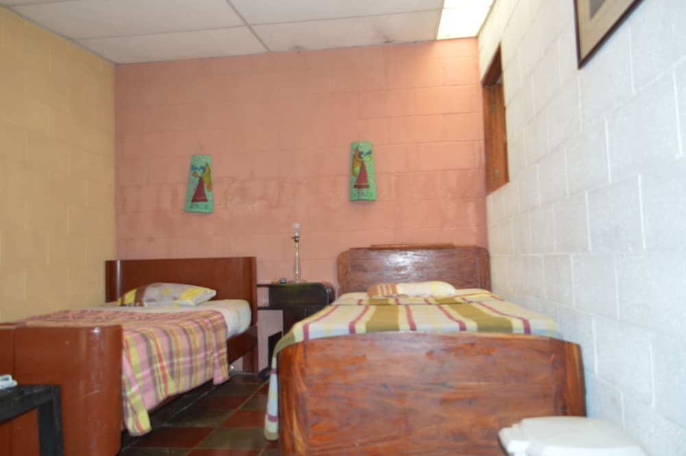 Basic Double Room, 3 Bedrooms photo 2