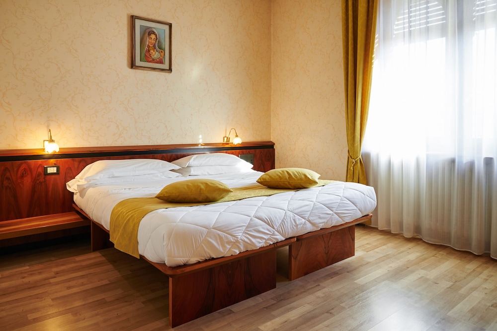 Classic Double or Twin Room