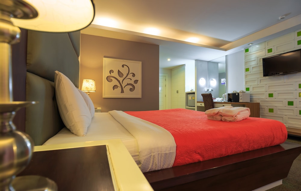 Deluxe Room - Photo 7