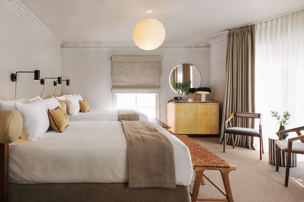 Standard Room, 2 Queen Beds (The Queen Double) photo 1