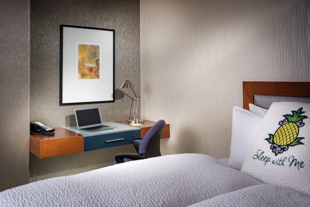 Studio, 2 Queen Beds, Accessible (Communication Features) - Photo 4