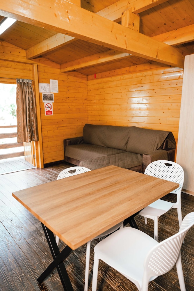 Basic Bungalow photo 2