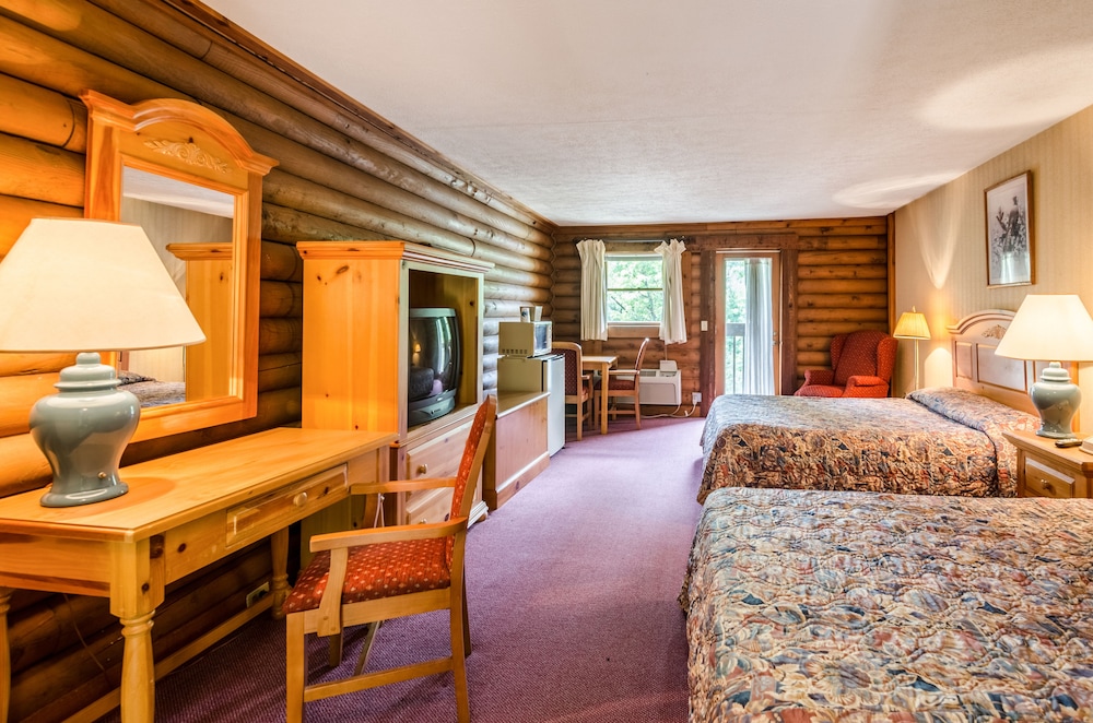Double Queen Log Motel Room