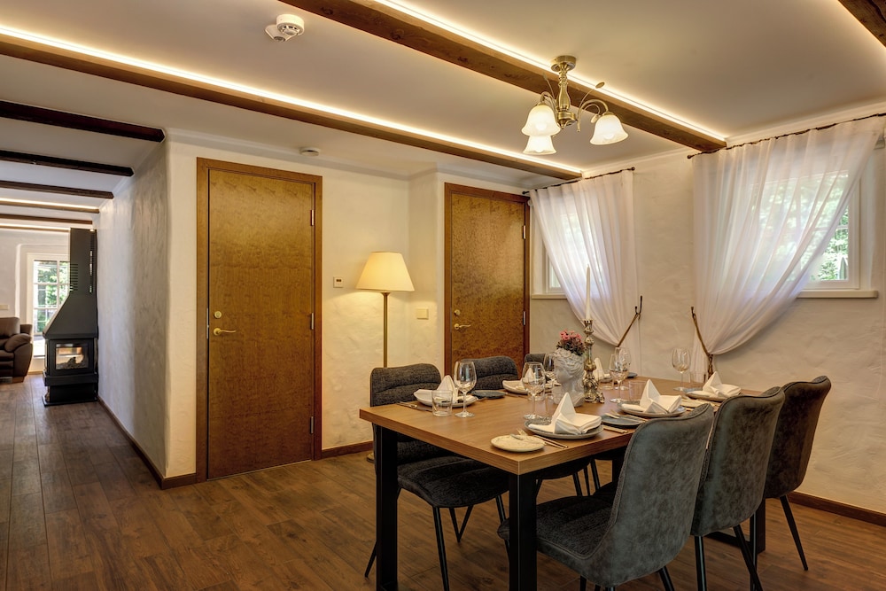 Villa photo 3