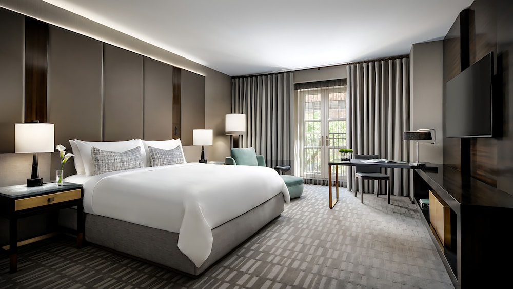 Deluxe Room, 1 King Bed
