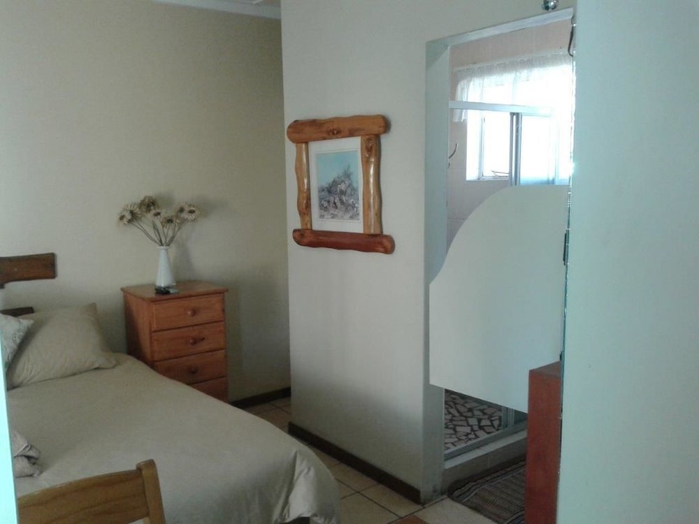 Single Room with double bed photo 2