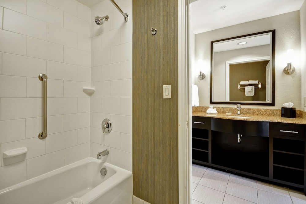 Studio, 1 King Bed, Accessible, Bathtub (Mobility & Hearing) - Photo 5