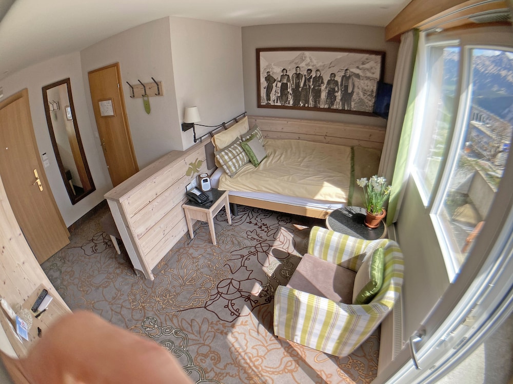 Single room with Eiger mountain view photo 3