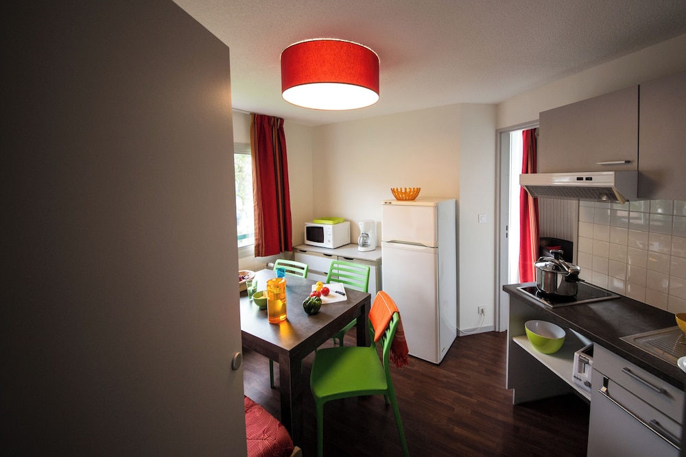 2 Room Apartment 3 People 1 baby photo 3