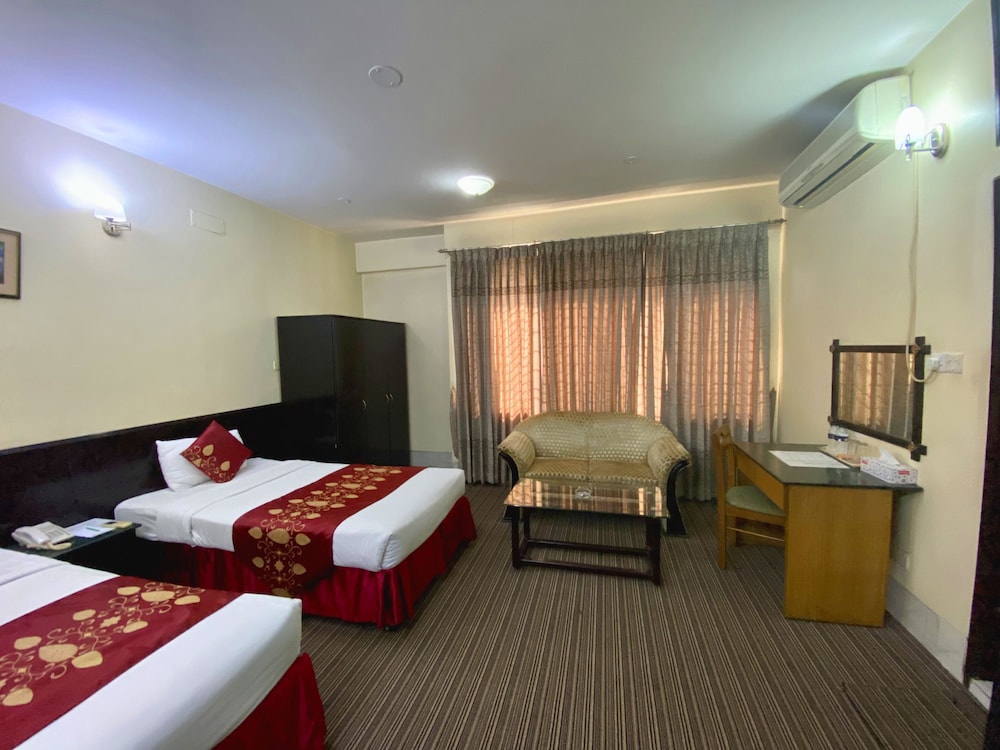 Deluxe Triple Room photo 3