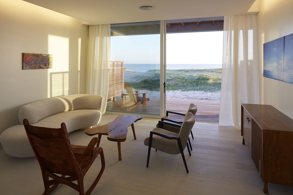Partial ocean view 2 bedroom bungalow photo 1