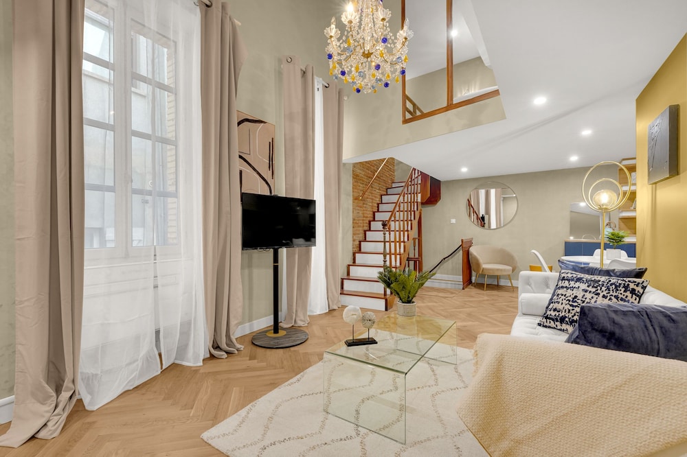 Deluxe Penthouse photo 1