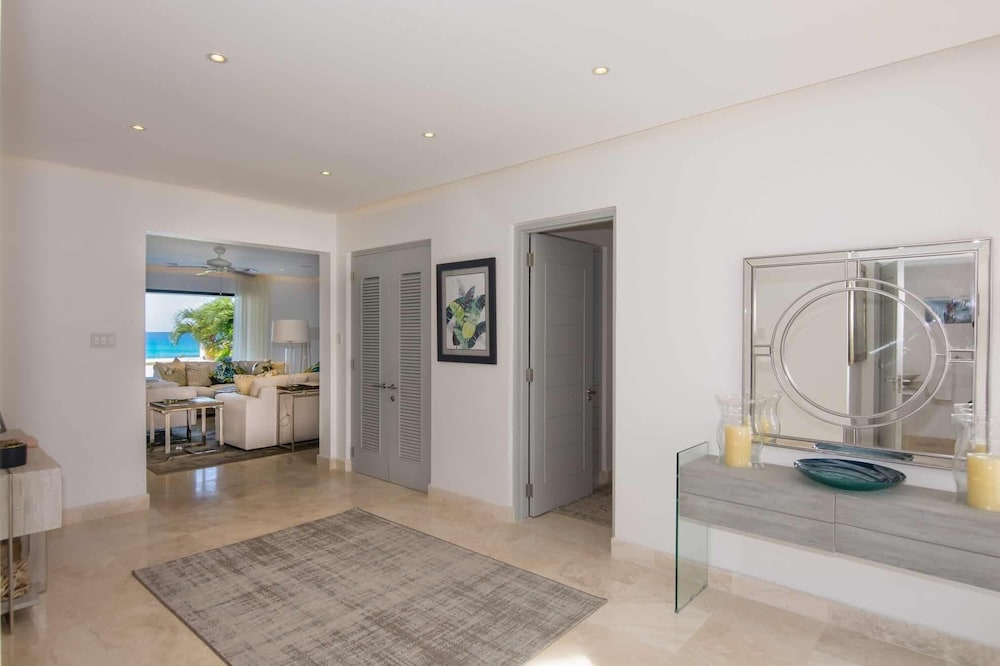 Exclusive Villa photo 2