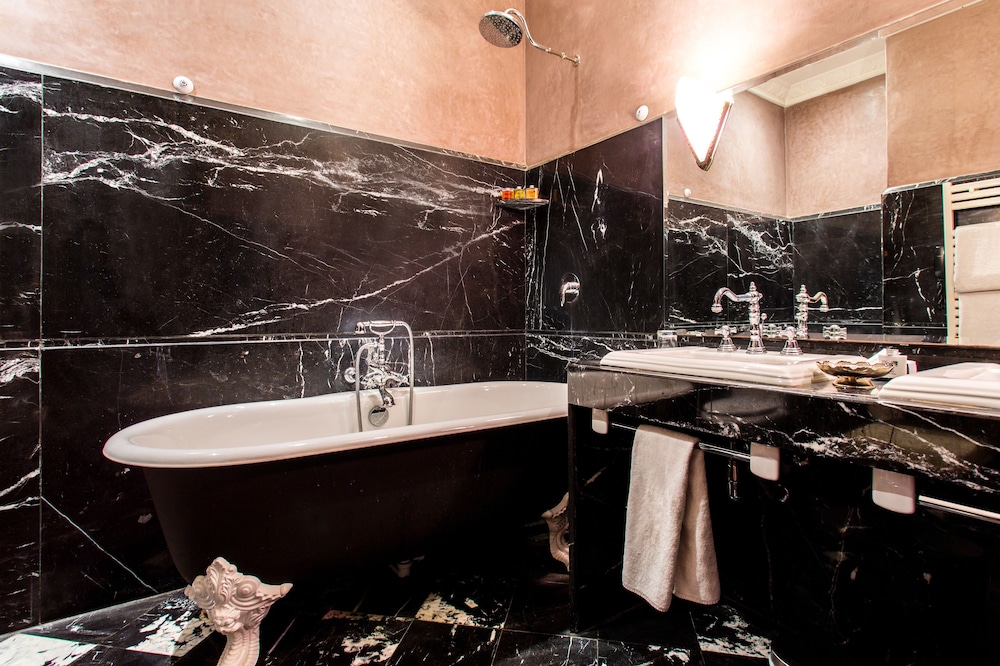 Executive Room - Photo 14