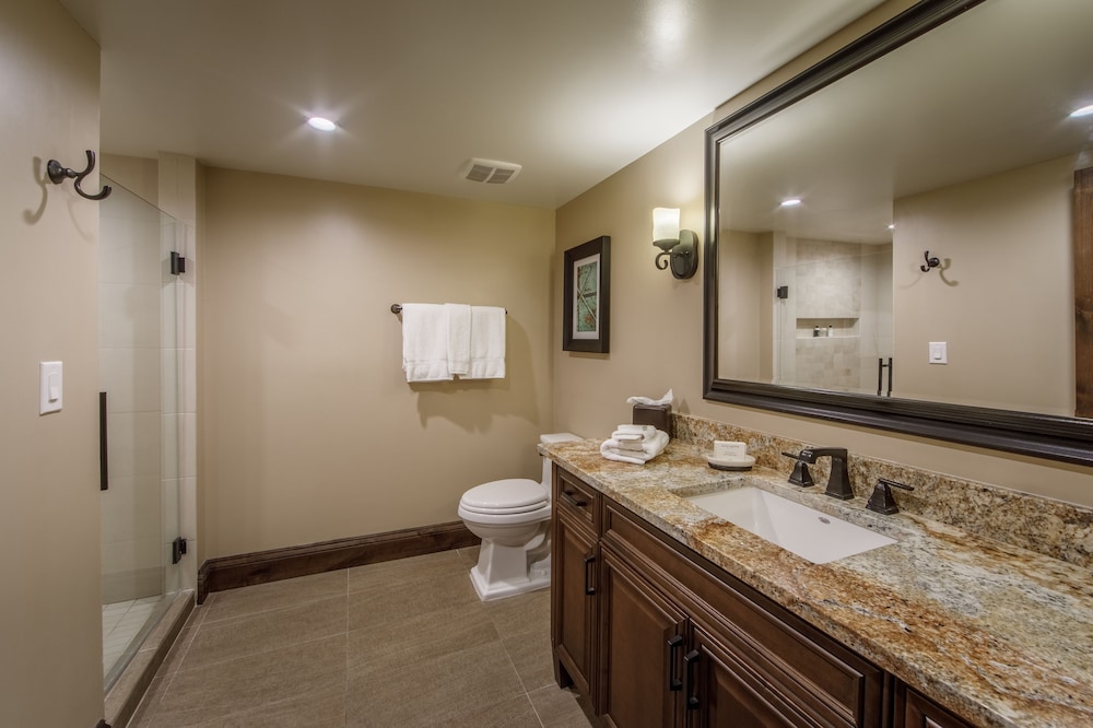 Signature Room, 2 Bedrooms, Non Smoking - Photo 4