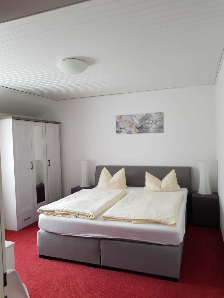 Classic Double Room, Private Bathroom, Garden View photo 3