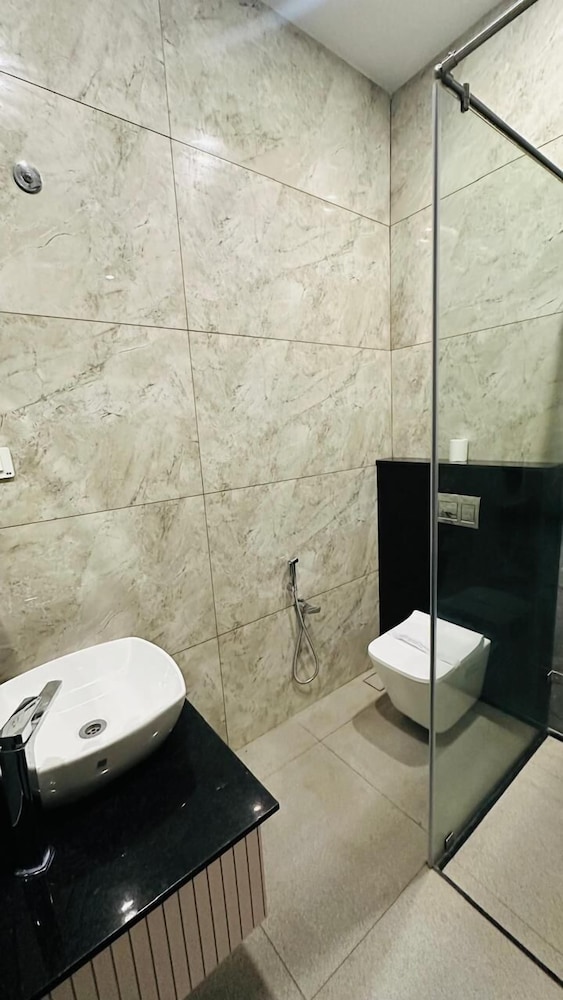 Executive Room - Photo 3