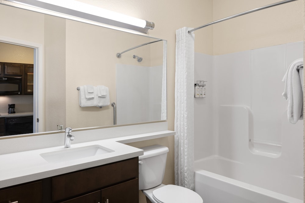 Suite, 1 Bedroom - Photo 9