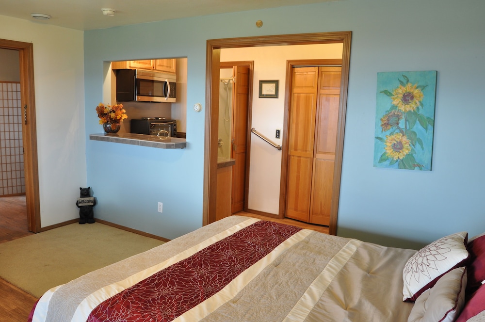 Bears Den photo 1