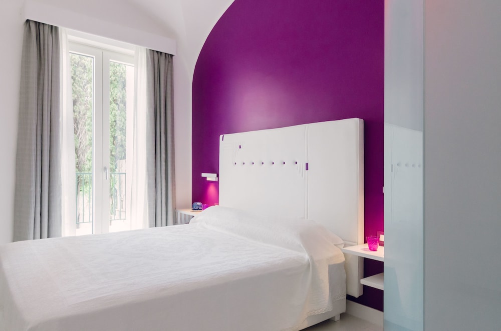 Double Room, 1 Queen Bed photo 3