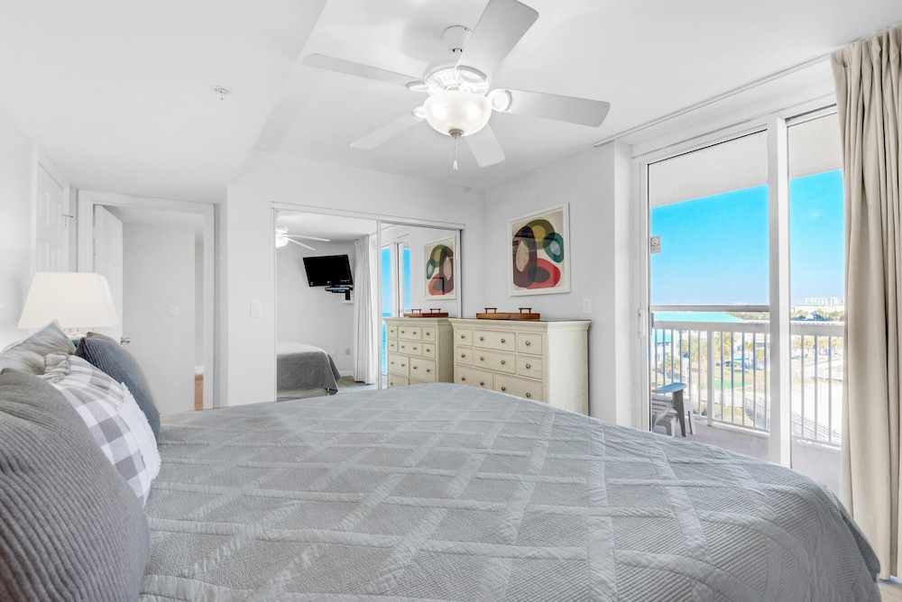 Condo, 1 King Bed with Sofa bed (Pelican Beach Resort 501) photo 1