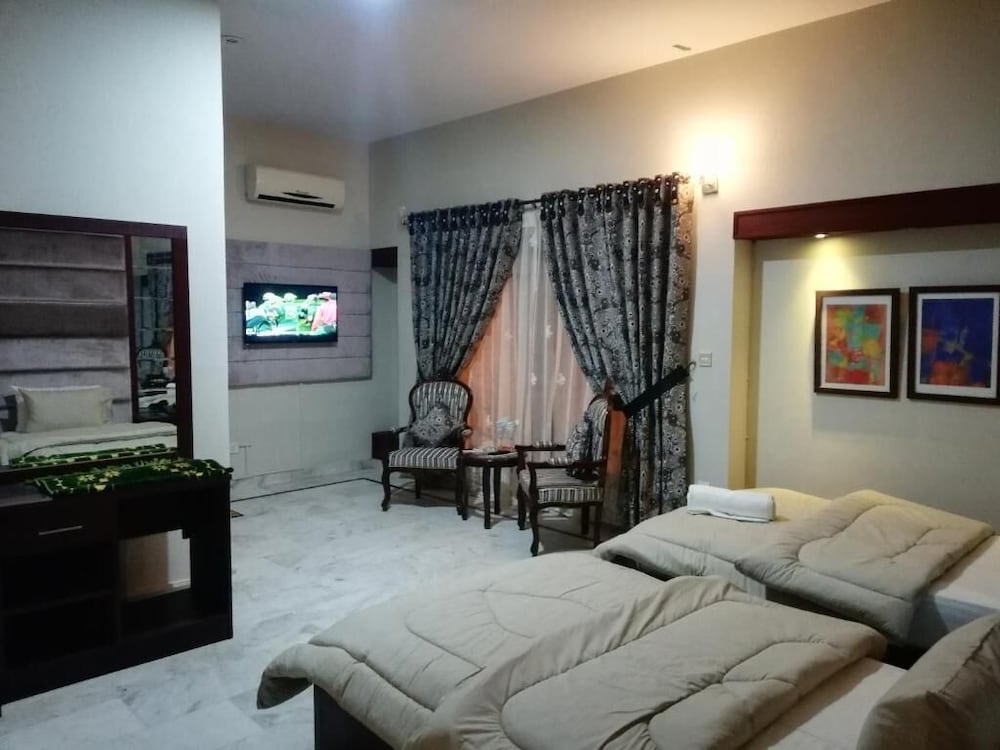 Deluxe Triple Room