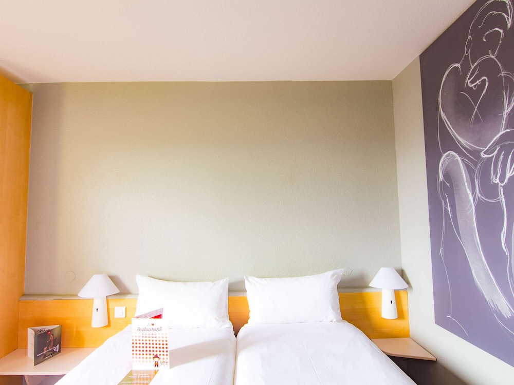 Standard Room, 2 Twin Beds - Photo 2