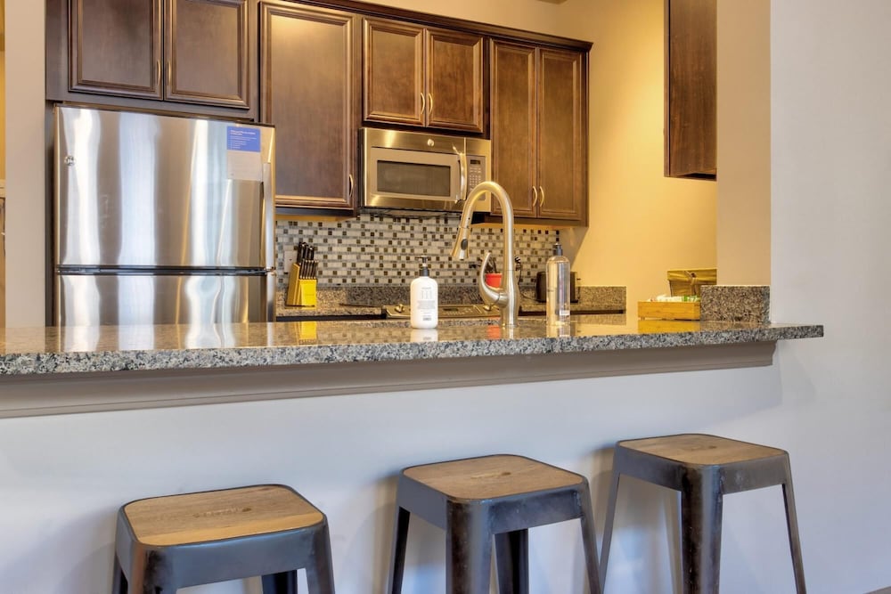 Apartment photo 2