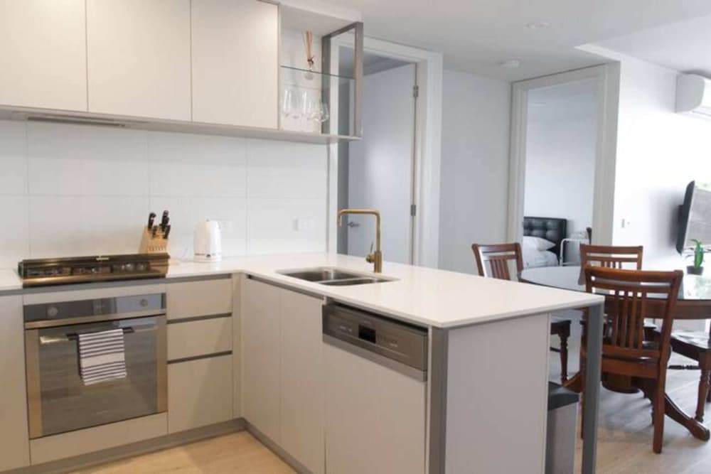 Basic Apartment, Multiple Beds