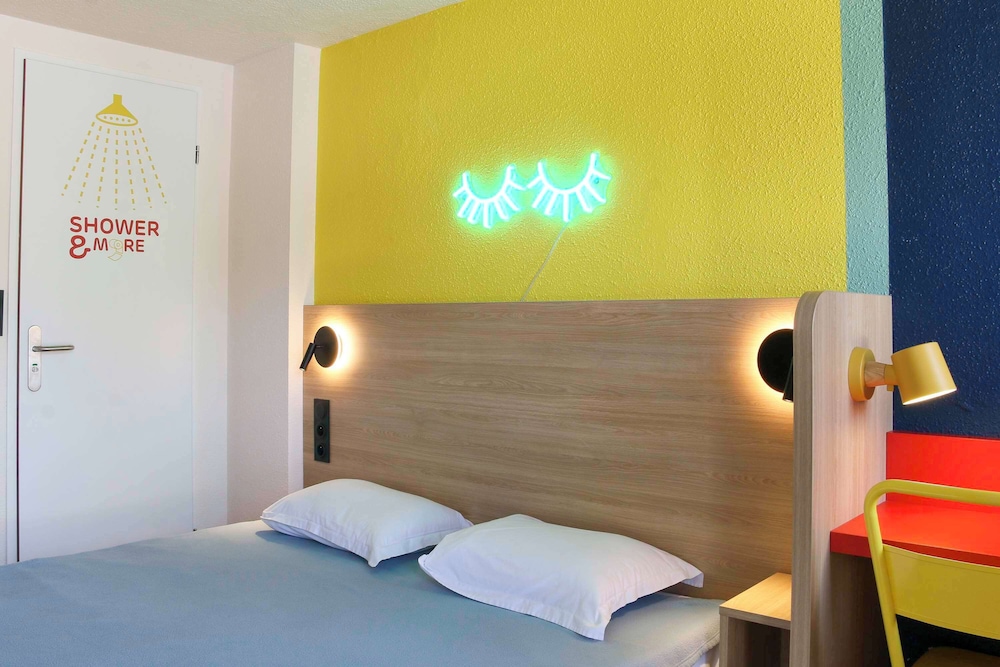 Standard Room, 1 Double Bed - Photo 16