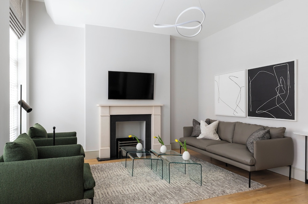 One Bedroom Platinum Suite w/ Terrace photo 1