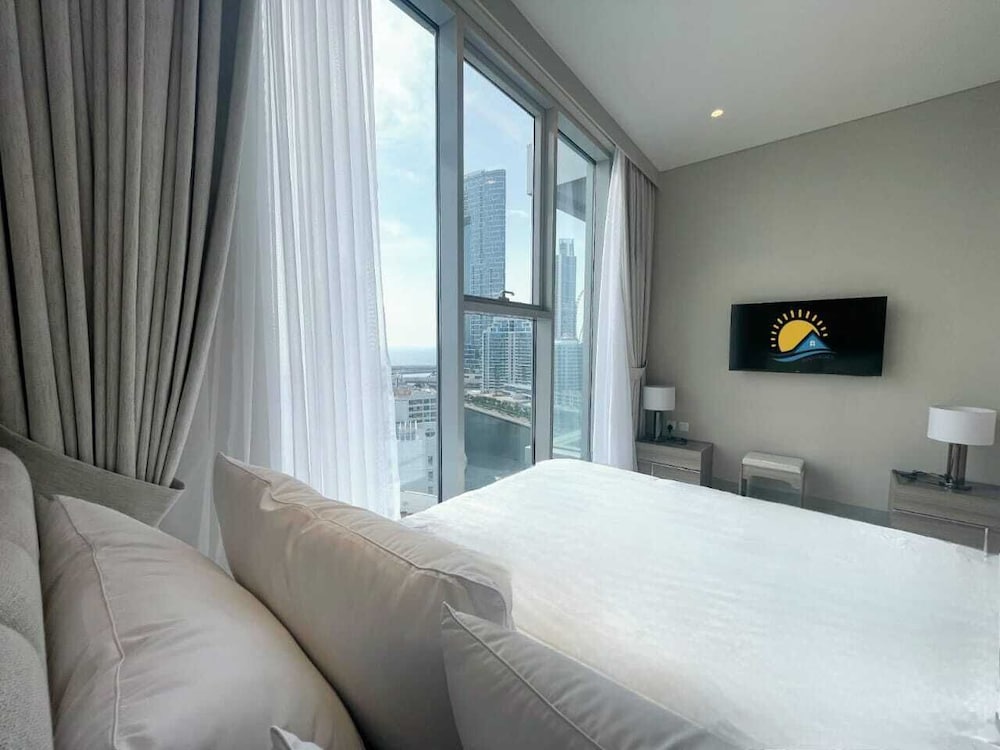 Executive Apartment, 1 King Bed with Sofa bed, Marina View photo 1