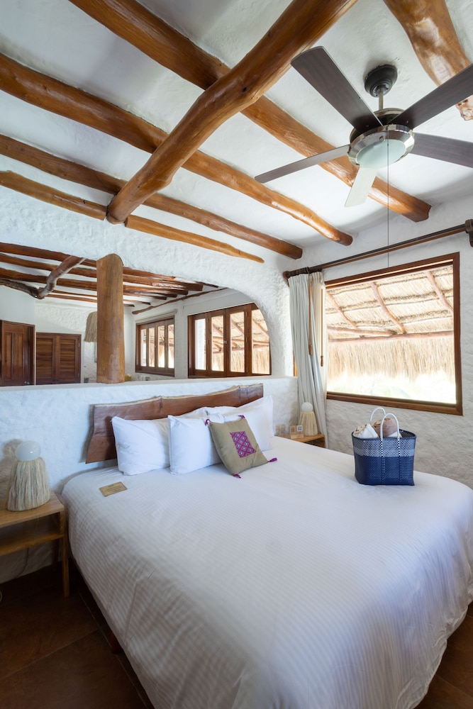 Master Suite Las Nubes Partial Oceanview photo 3