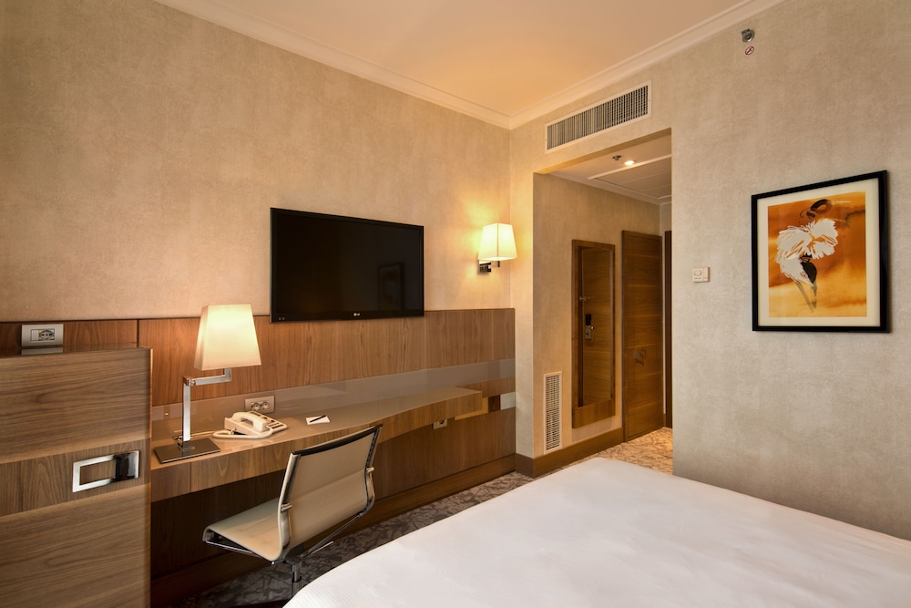 Executive Room, 1 King Bed, Club Lounge Access