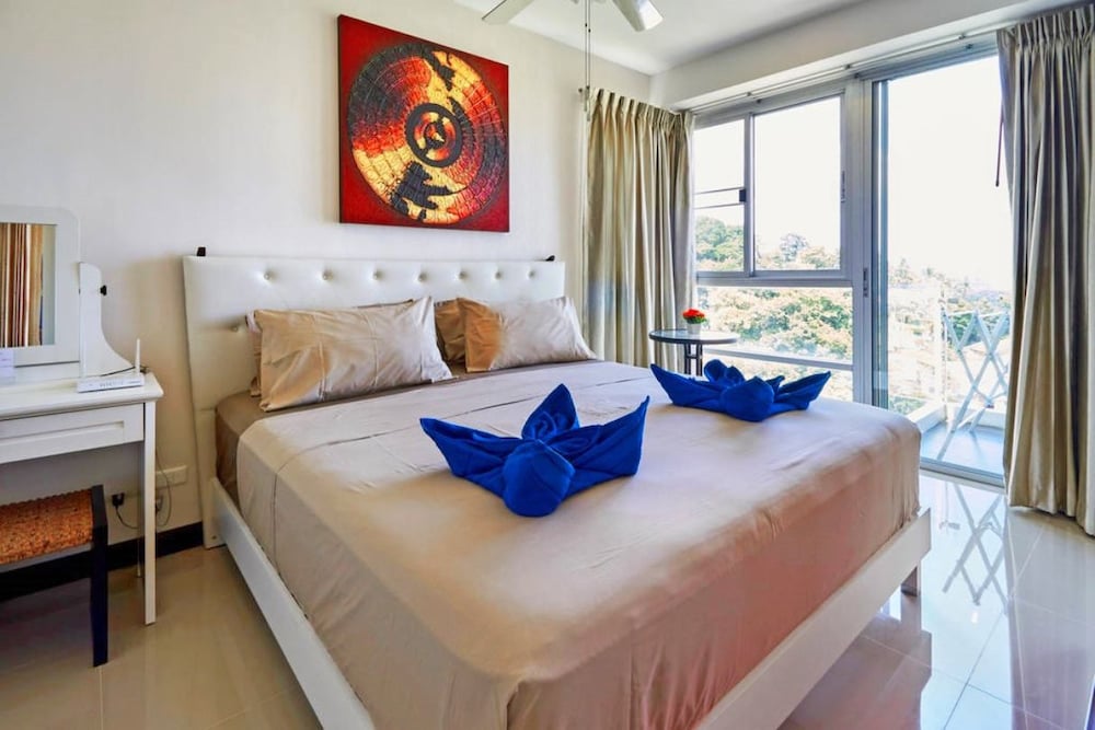 Deluxe Apartment, King Bed, Balcony, Seaview photo 1