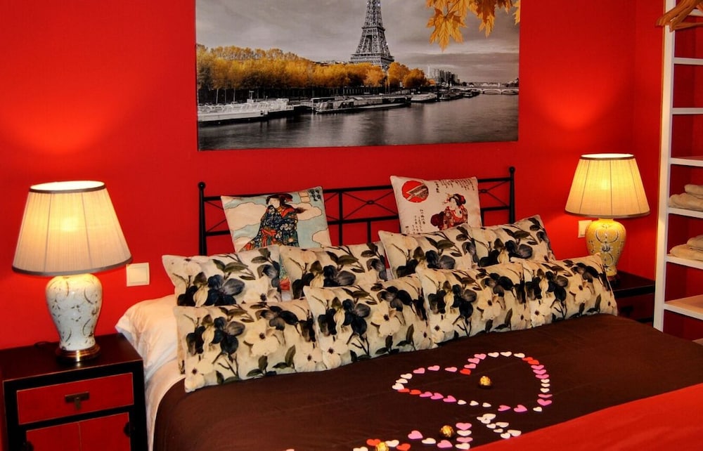 Romantic Apartment, 1 Bedroom, Hot Tub, Mountainside