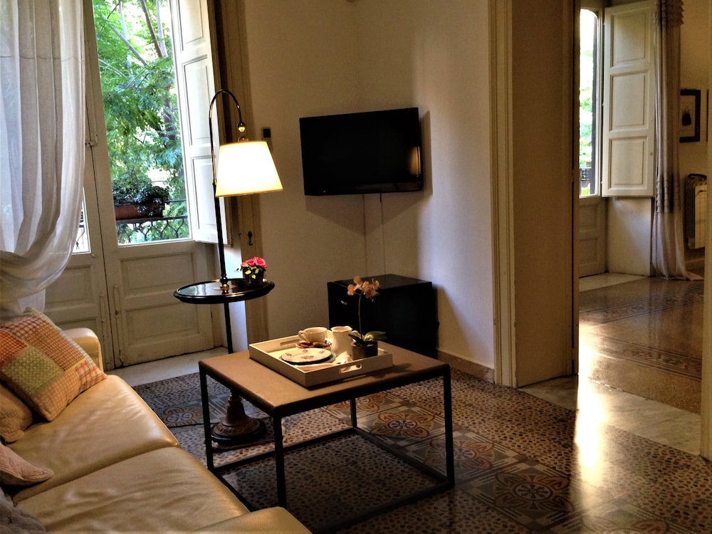 Family Room, Balcony
