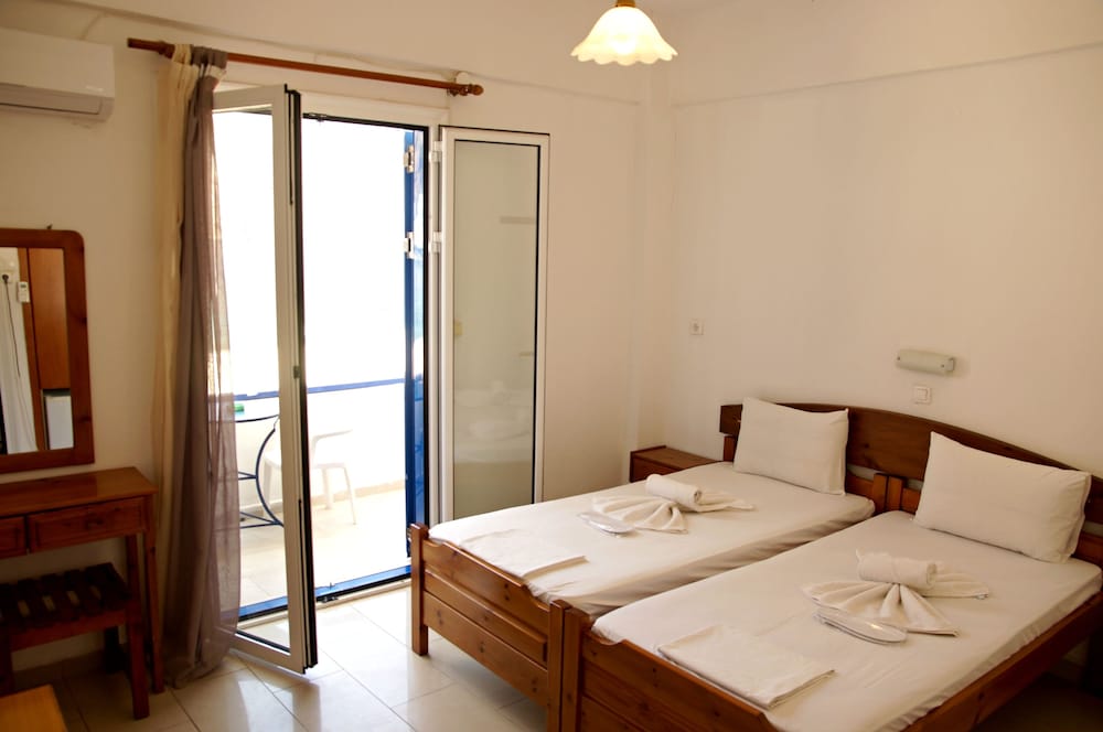 Twin Room, 2 Twin Beds, Sea View photo 1
