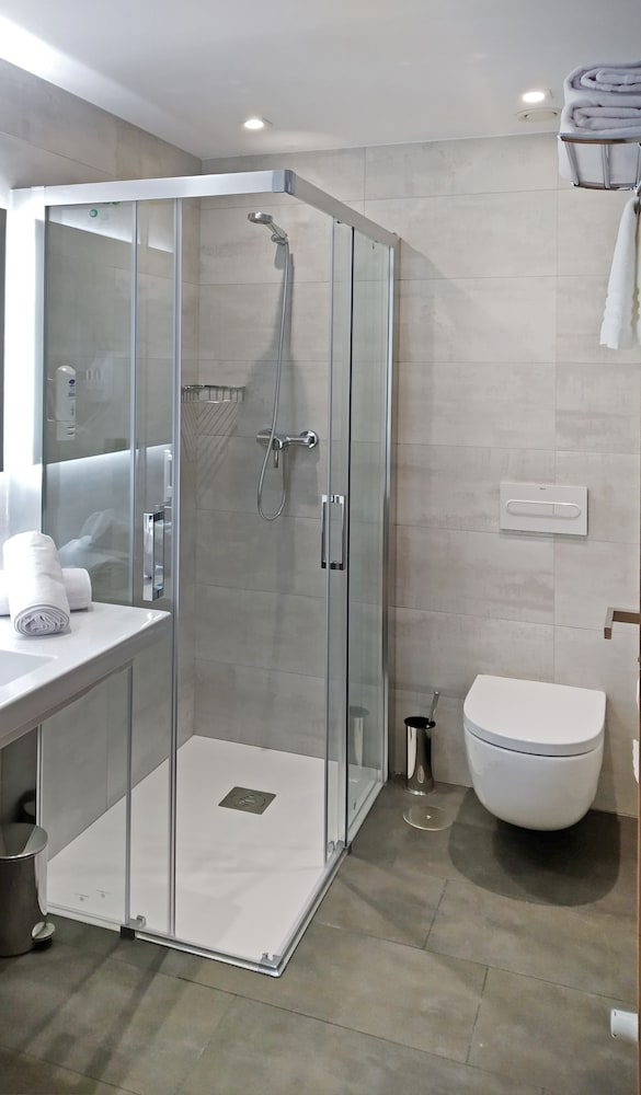 Superior Double or Twin Room (NERU Balcón) - Photo 13
