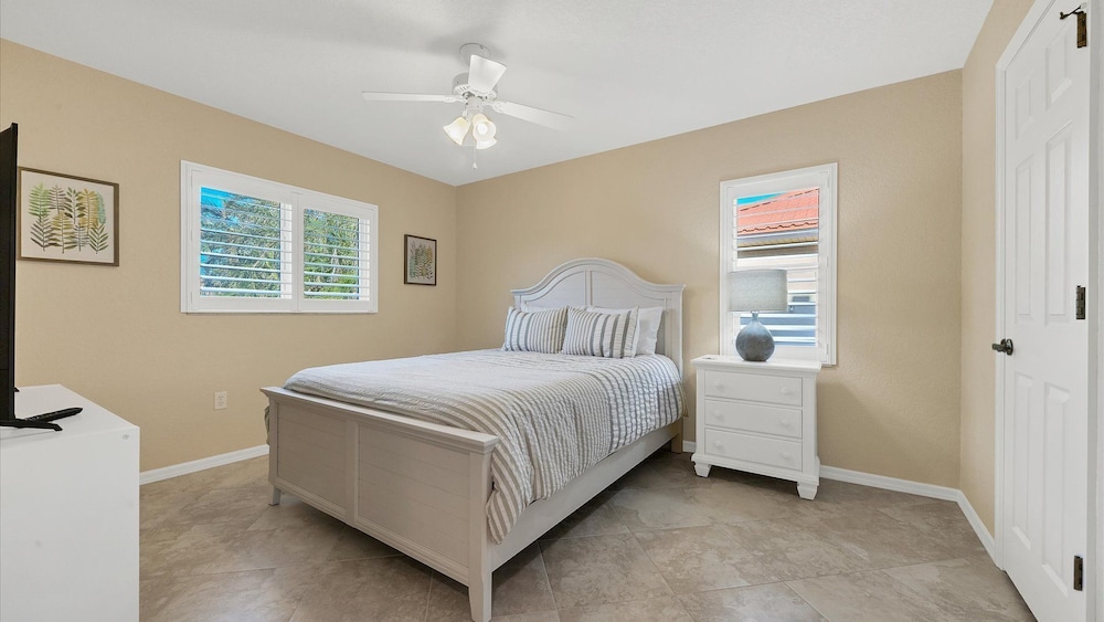 House, Multiple Beds, Pool Access (Tpd135) photo 2