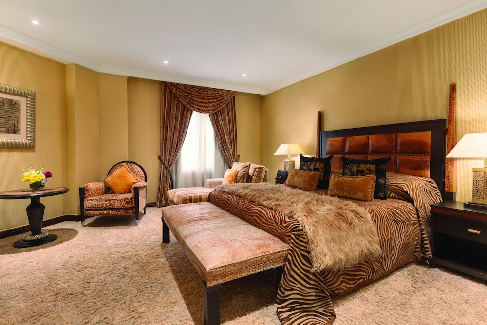 Room, 1 King Bed (Royal Pavilion) photo 3