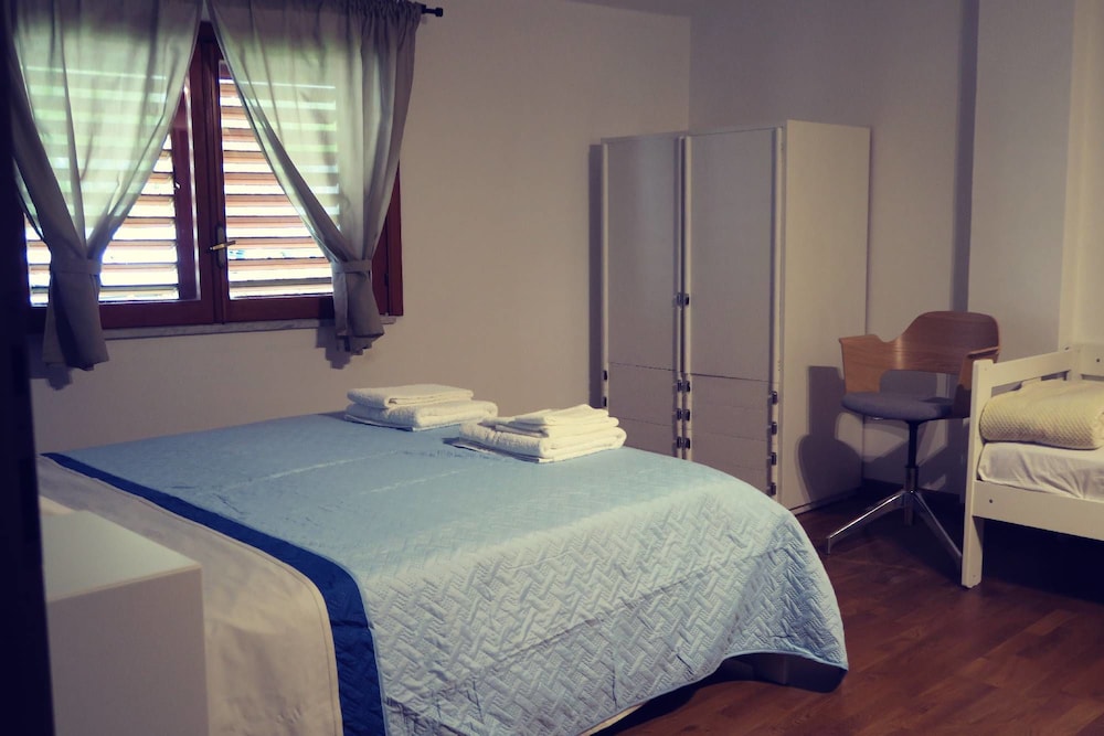 Double Room - Photo 3