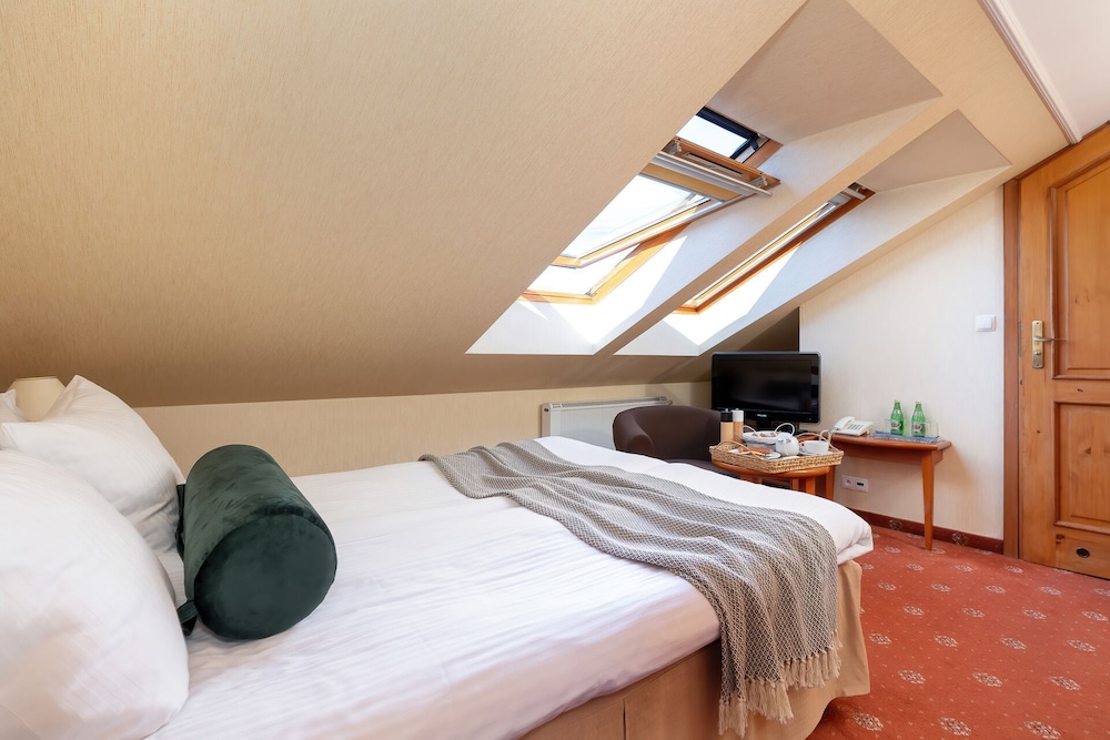 Double Room (in the attic) photo 3