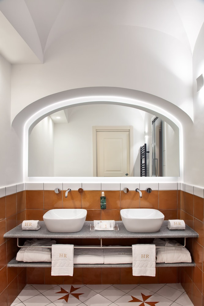 Deluxe Double or Twin Room, City View - Photo 2