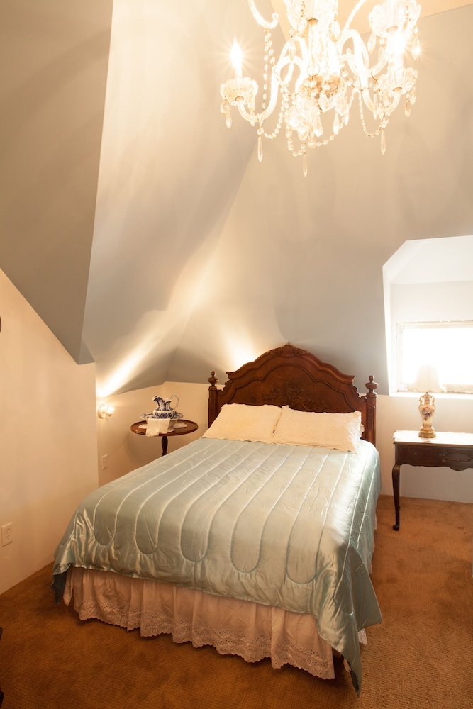 Family Triple Room, Ensuite (Blue Serendity Suite)